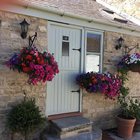 Hotel The Barn à Monk Fryston Extérieur photo