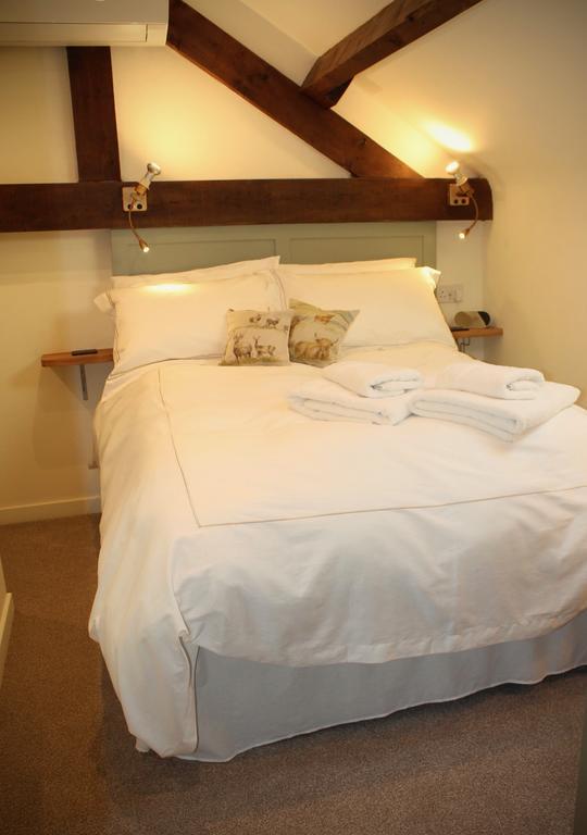 Hotel The Barn à Monk Fryston Extérieur photo